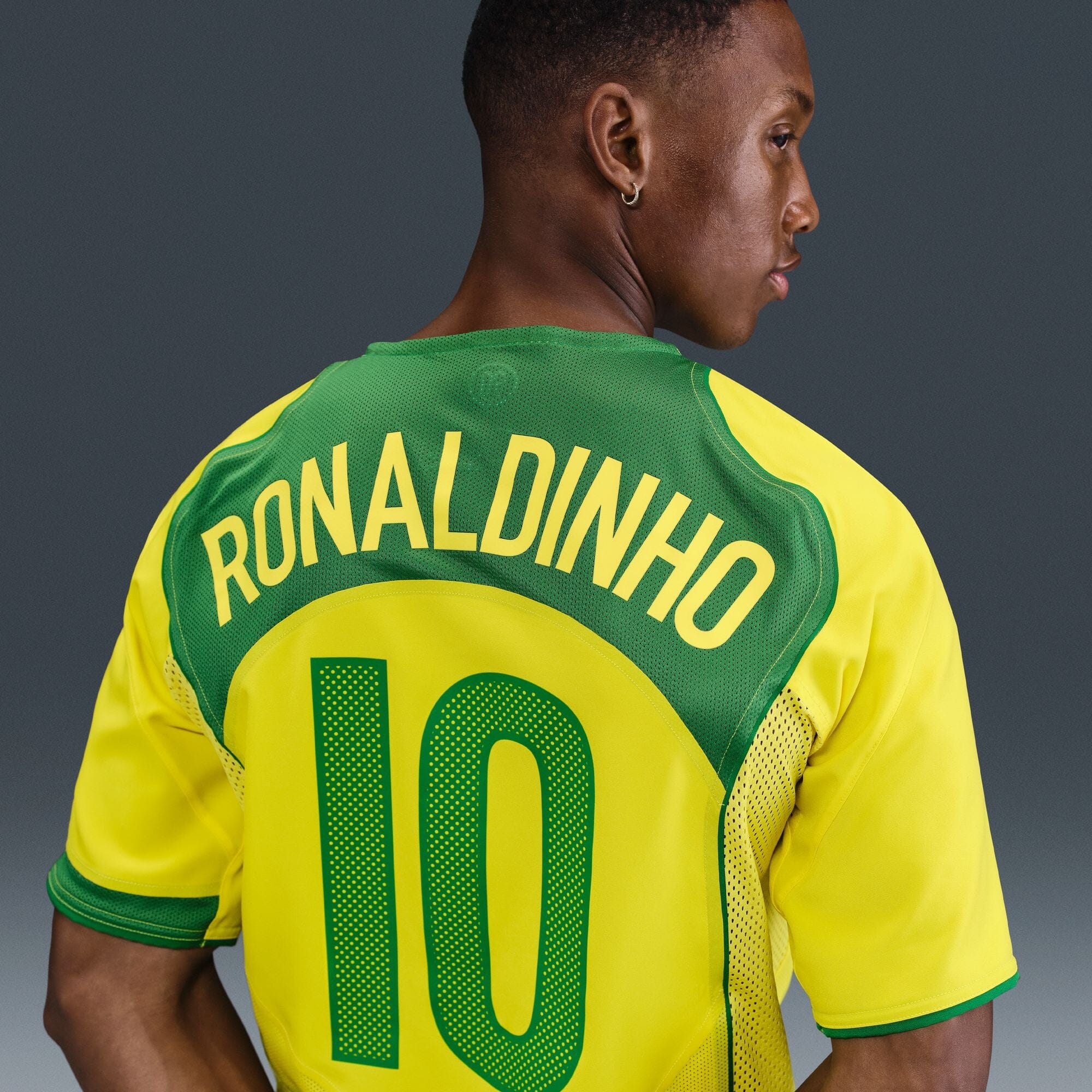 Brazil 2004 Total 90 Reissue Jersey #Ronaldinho10 (IF2941-731) - Image 3