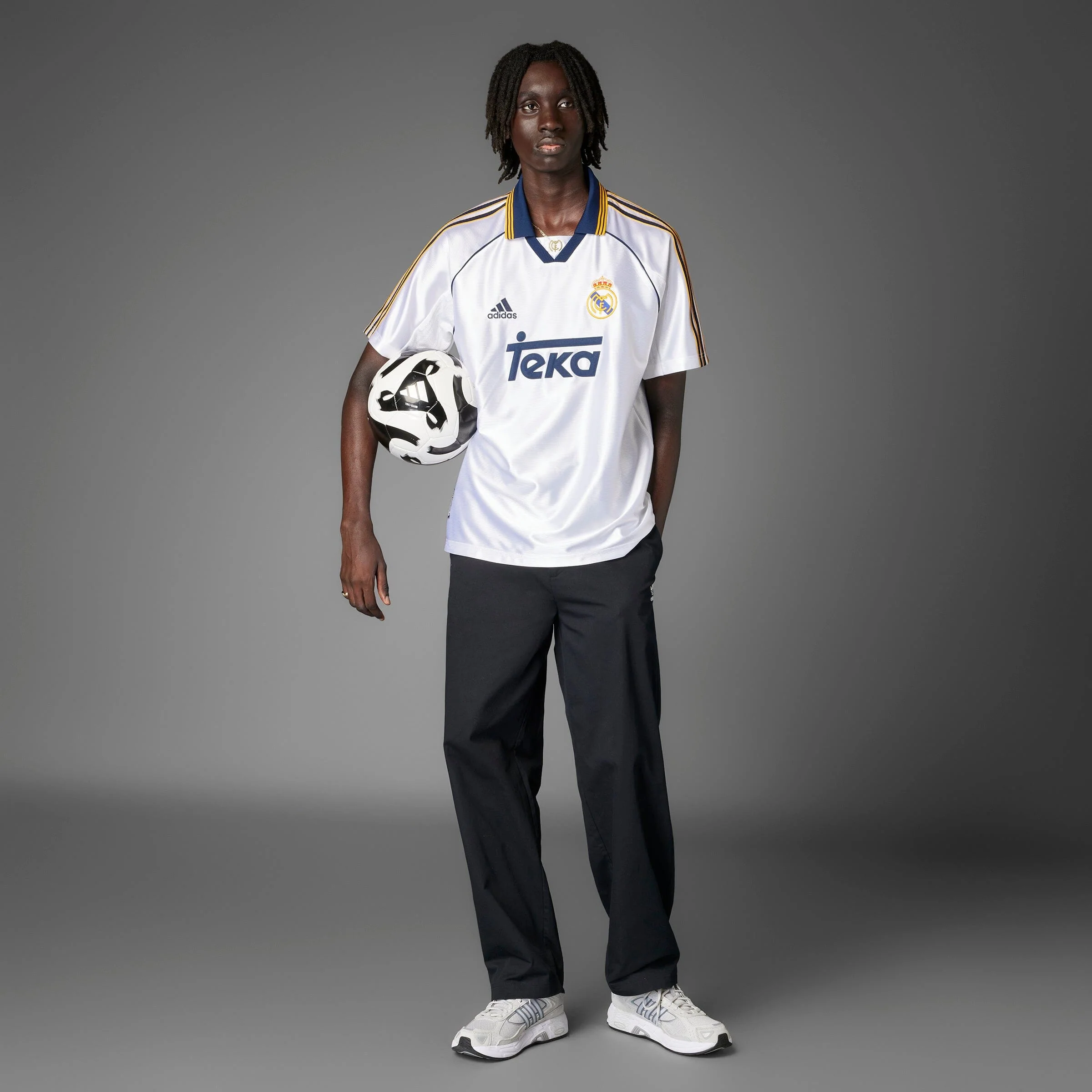 Real Madrid 1999/2000 Home Jersey - Special Edition (JJ3801) - Image 7