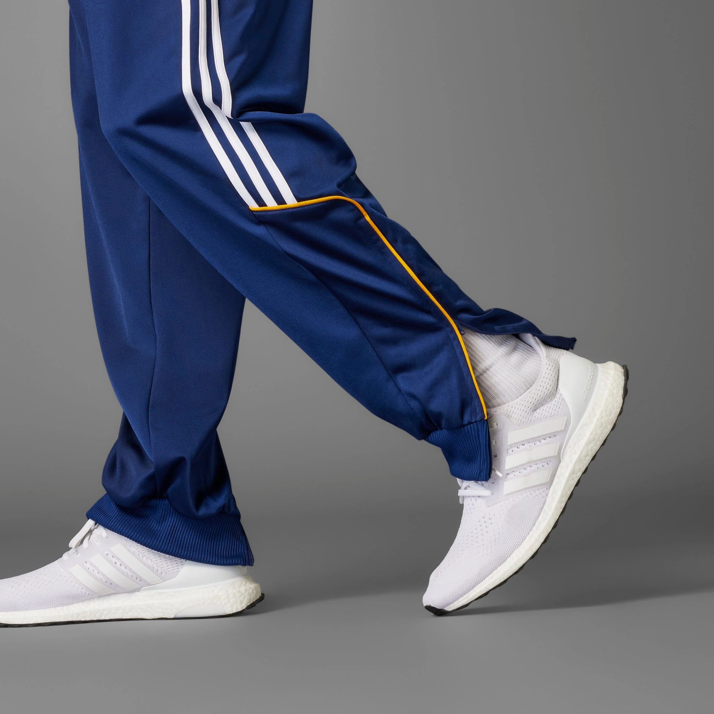 Real Madrid 1999/2000 Track Pants - Special Edition (JW1994) - Image 13