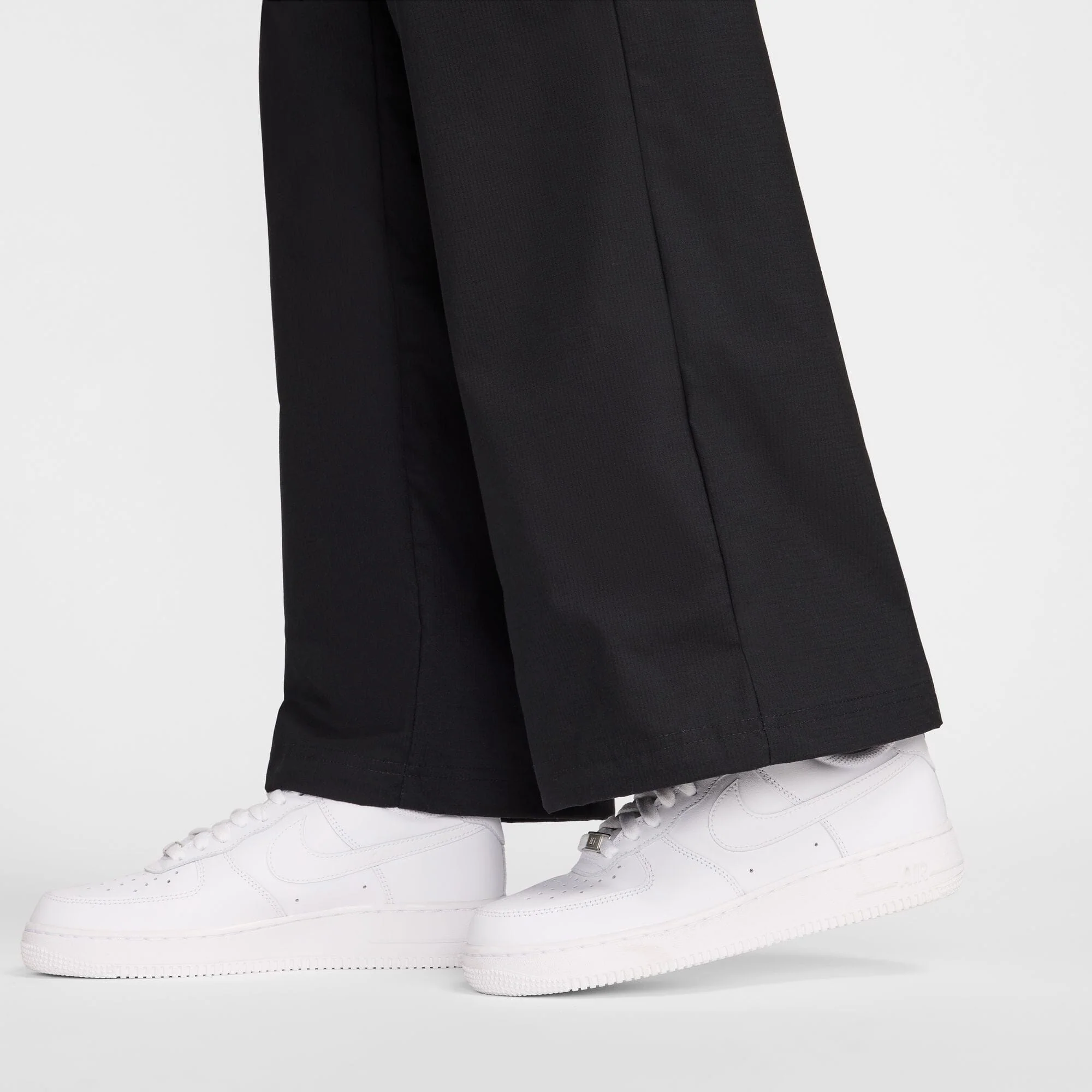 Women's Mid-Rise Woven Cargo Pants (FV7643-010) - Image 3