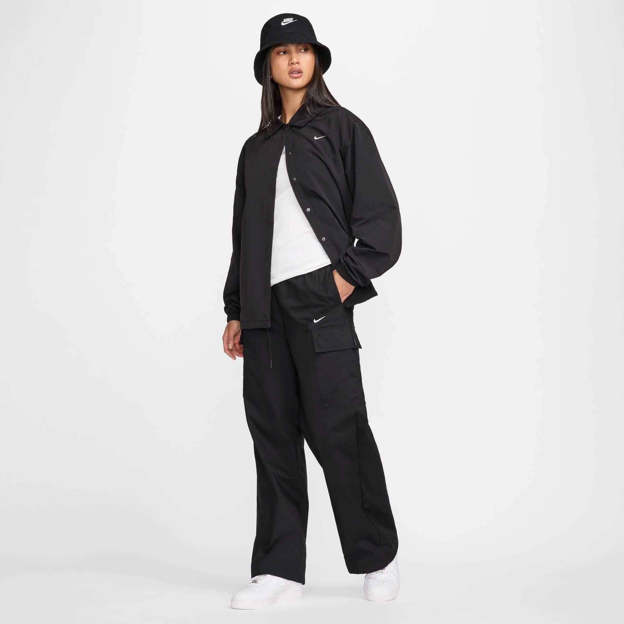 Women's Mid-Rise Woven Cargo Pants (FV7643-010) - Image 4